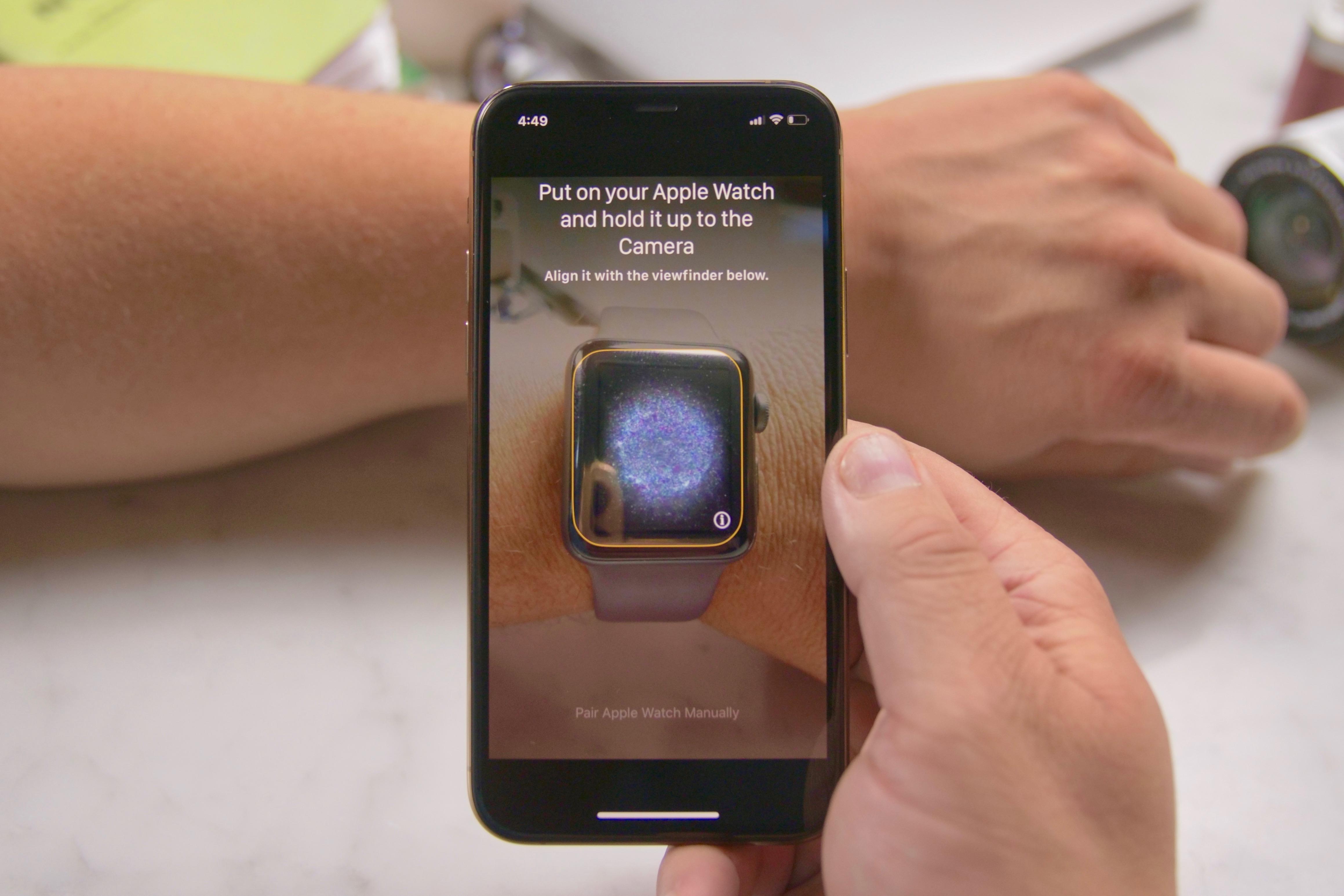 Как синхронизировать apple watch. Сопряжение Apple watch. Pair Apple watch manually. Apple watch первое включение. Подключается ли к айфону Apple watch 4.